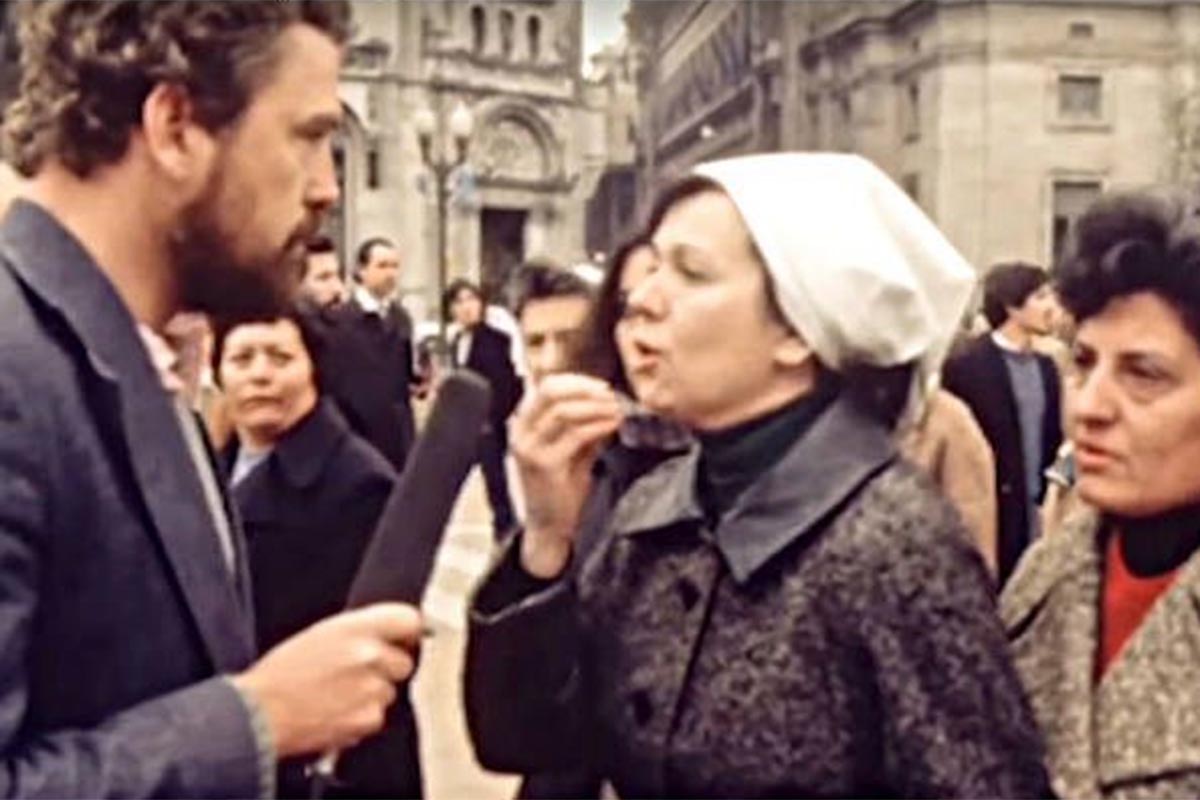 periodista-holands-entevista-madrs-plaza-de-mayo